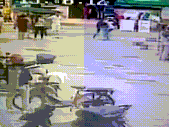 真有人当街抢小孩?事发东升镇,嫌疑人已被抓,原来他是