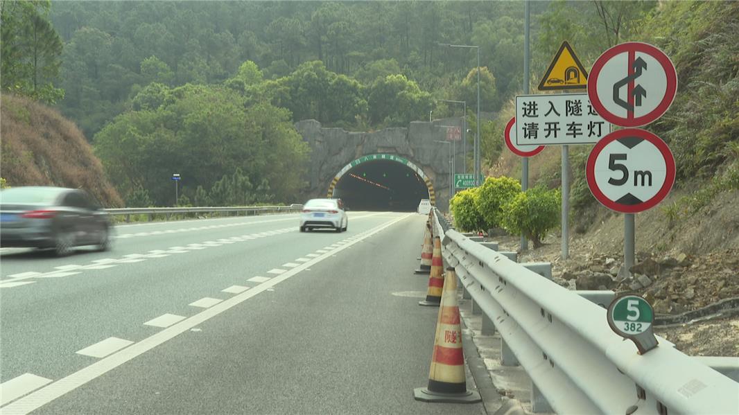 （交通视角）高速公路上小“雪糕筒”的大作