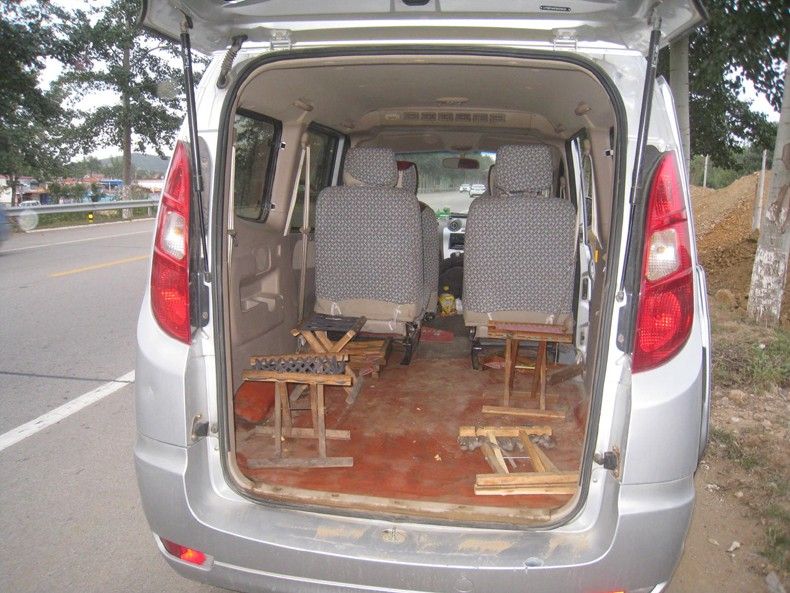 本地新闻   面包车以其价格低廉,容量大,承载多,轻便省油等诸多优点