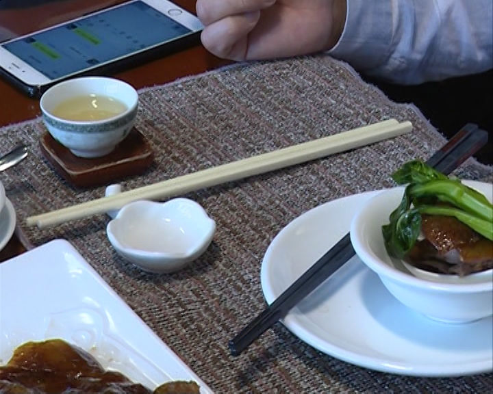 在家吃饭 你会用公筷吗?哪些家庭建议使用公筷?