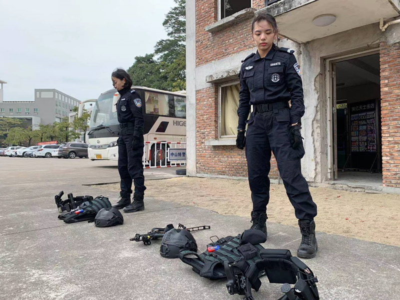 实习女特警报到!巾帼不让须眉 为守护一方平安出力