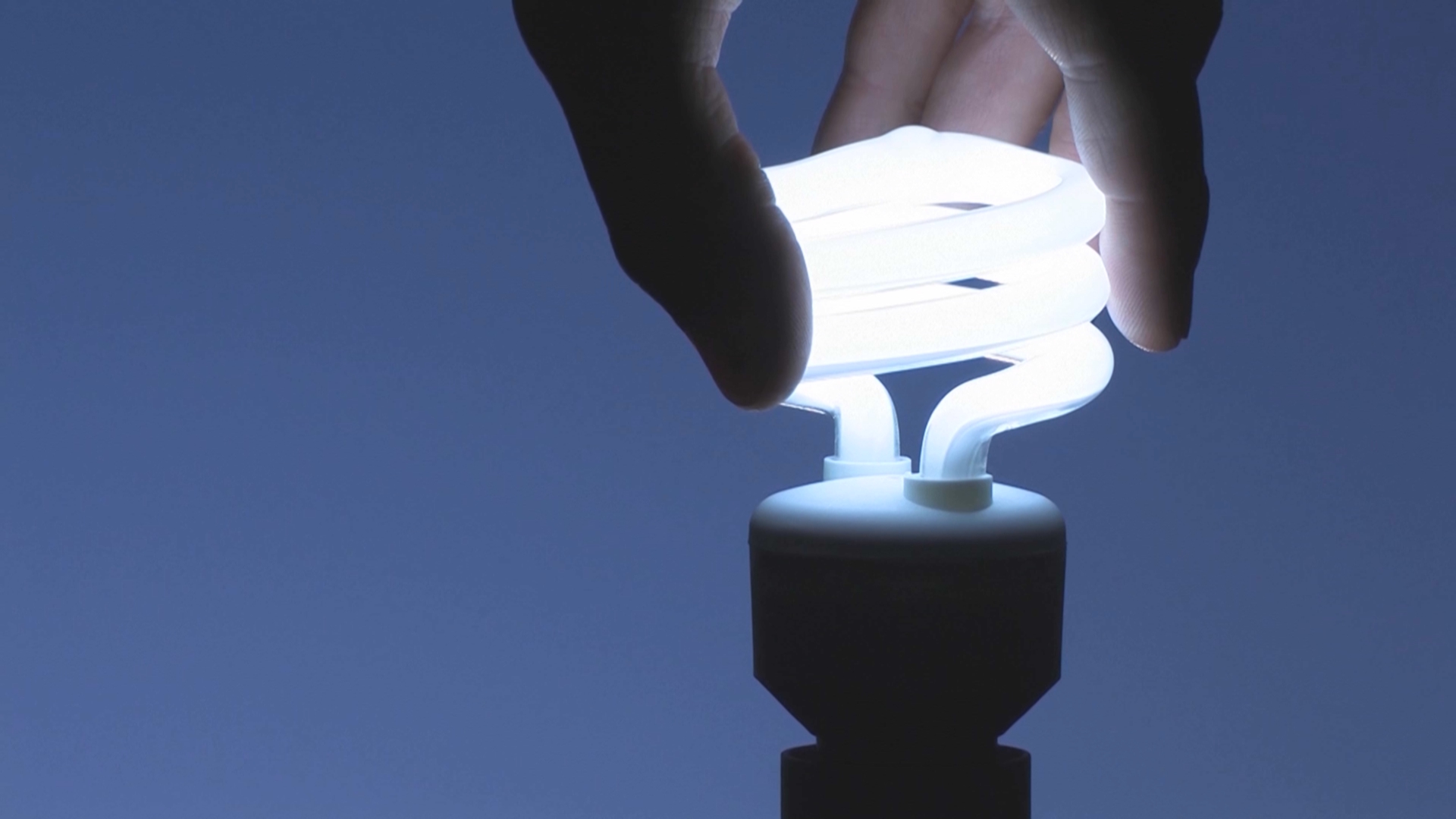 视频对话企业家陈刚企业定位中高端定制化产品催生设备技术自主产业链