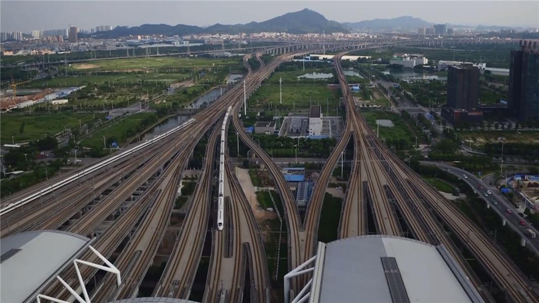 新闻中心>审核稿件>梁君艺说,南中城际作为中山重要的轨道交通设施的