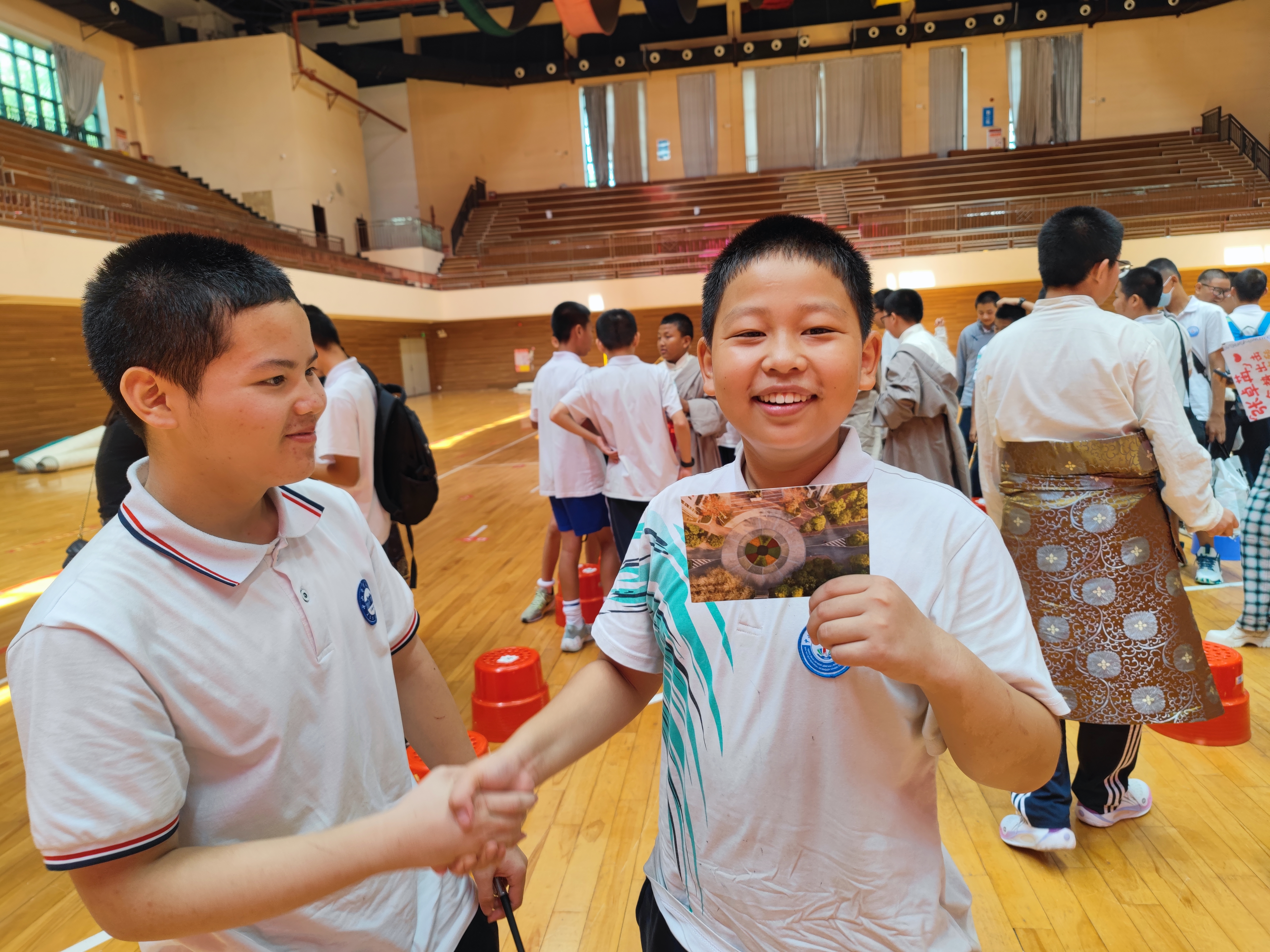 结对子认亲戚纪中火炬一中学子赴市实中西藏部研学交流