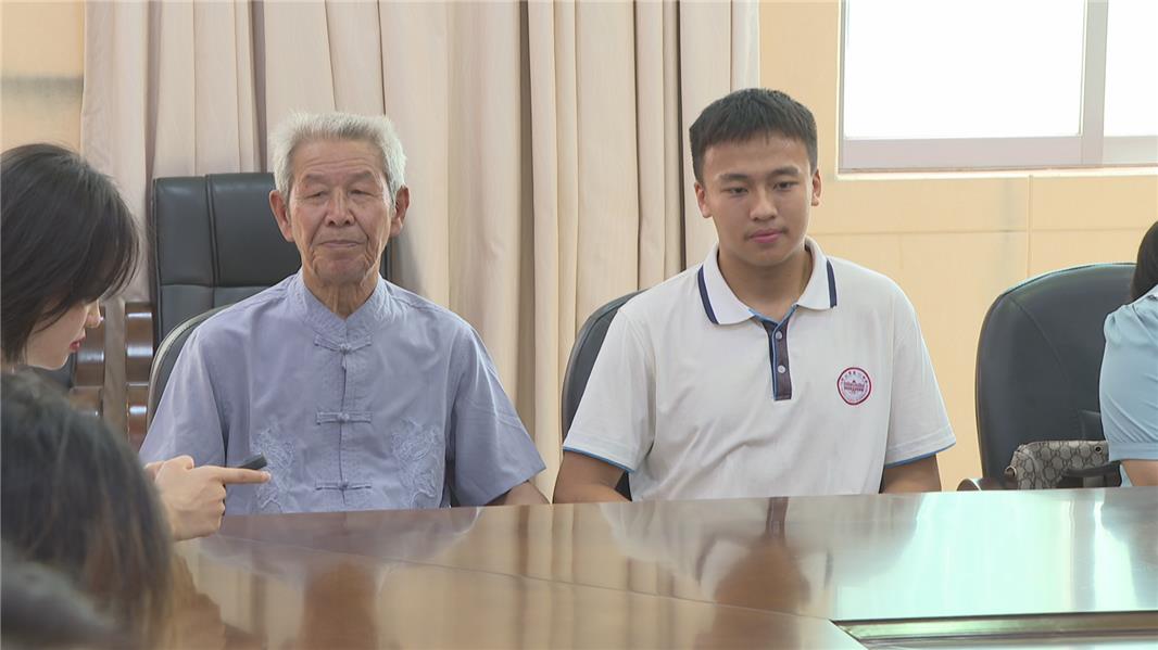 视频梦想启航中山一中4名学子高考成绩上线空军院校