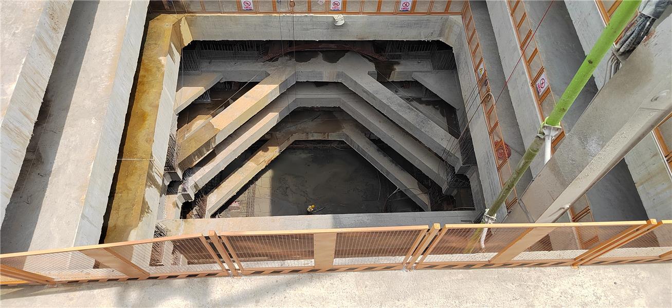 南中城际迎新进展 香二盾构井基坑底板结构安全封闭