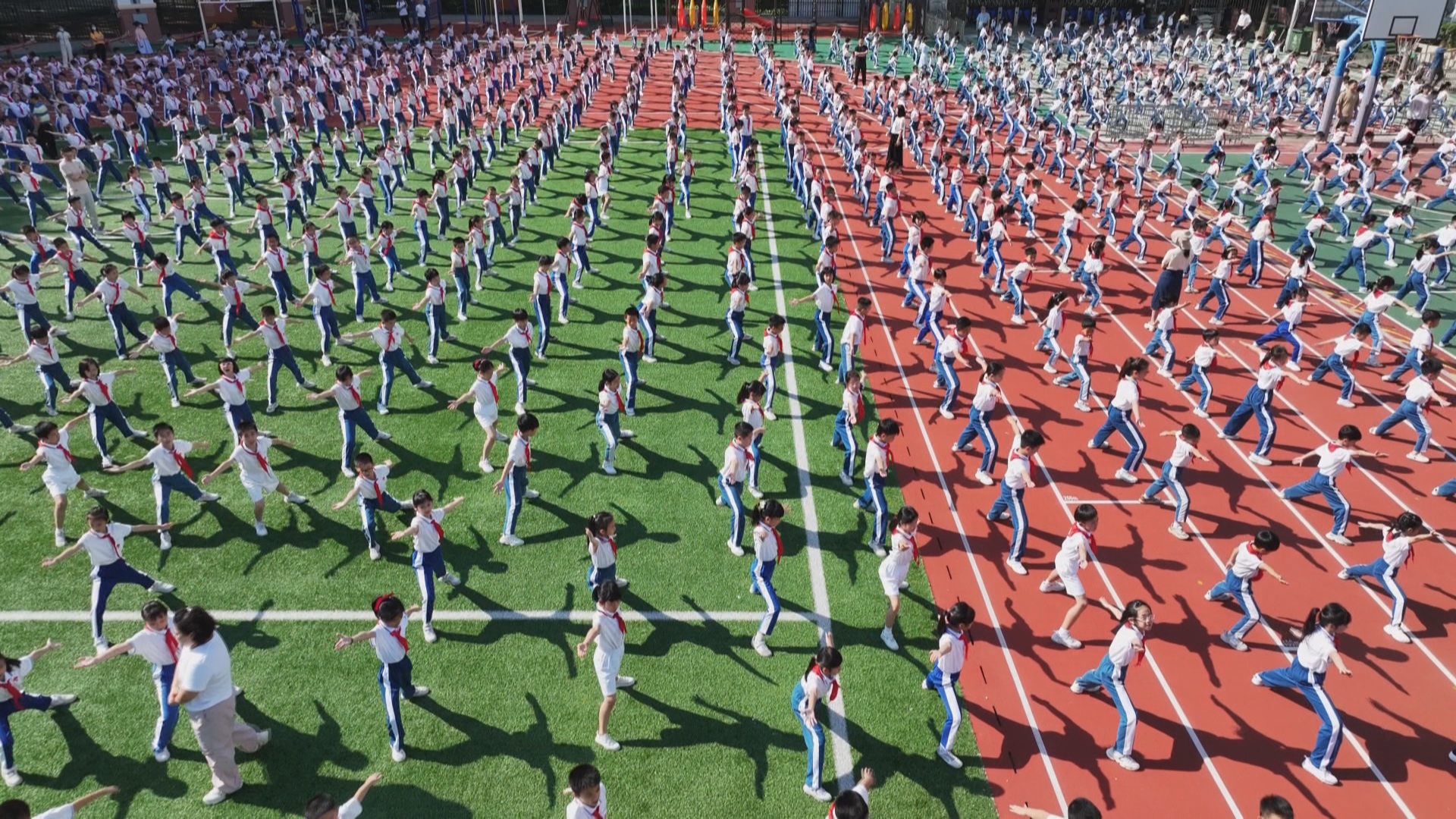 "武"动精气神!石岐中心小学创编"红棉武术操"